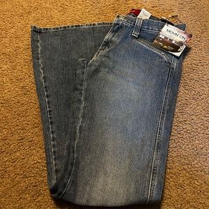 NWT Levi & Strauss company Jeans size 5